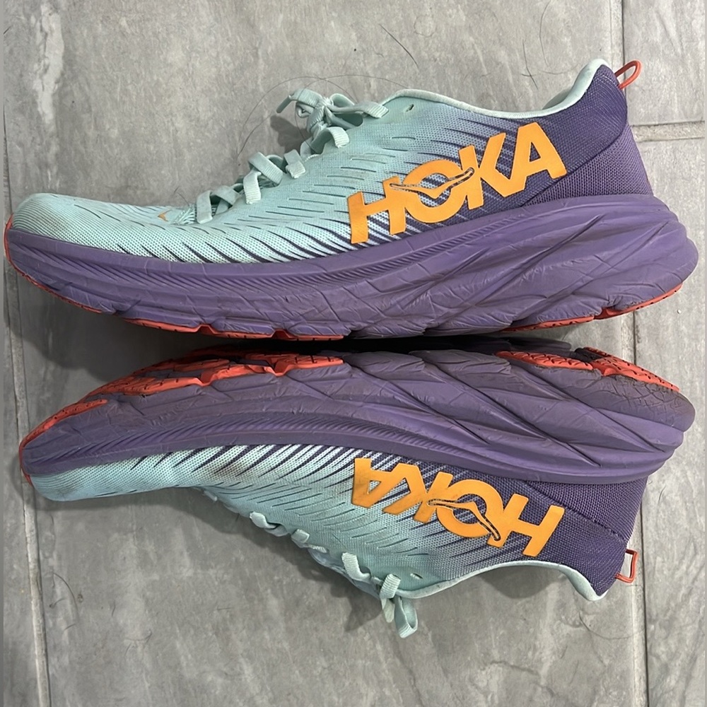 Hoka Rincon 3 light blue and purple